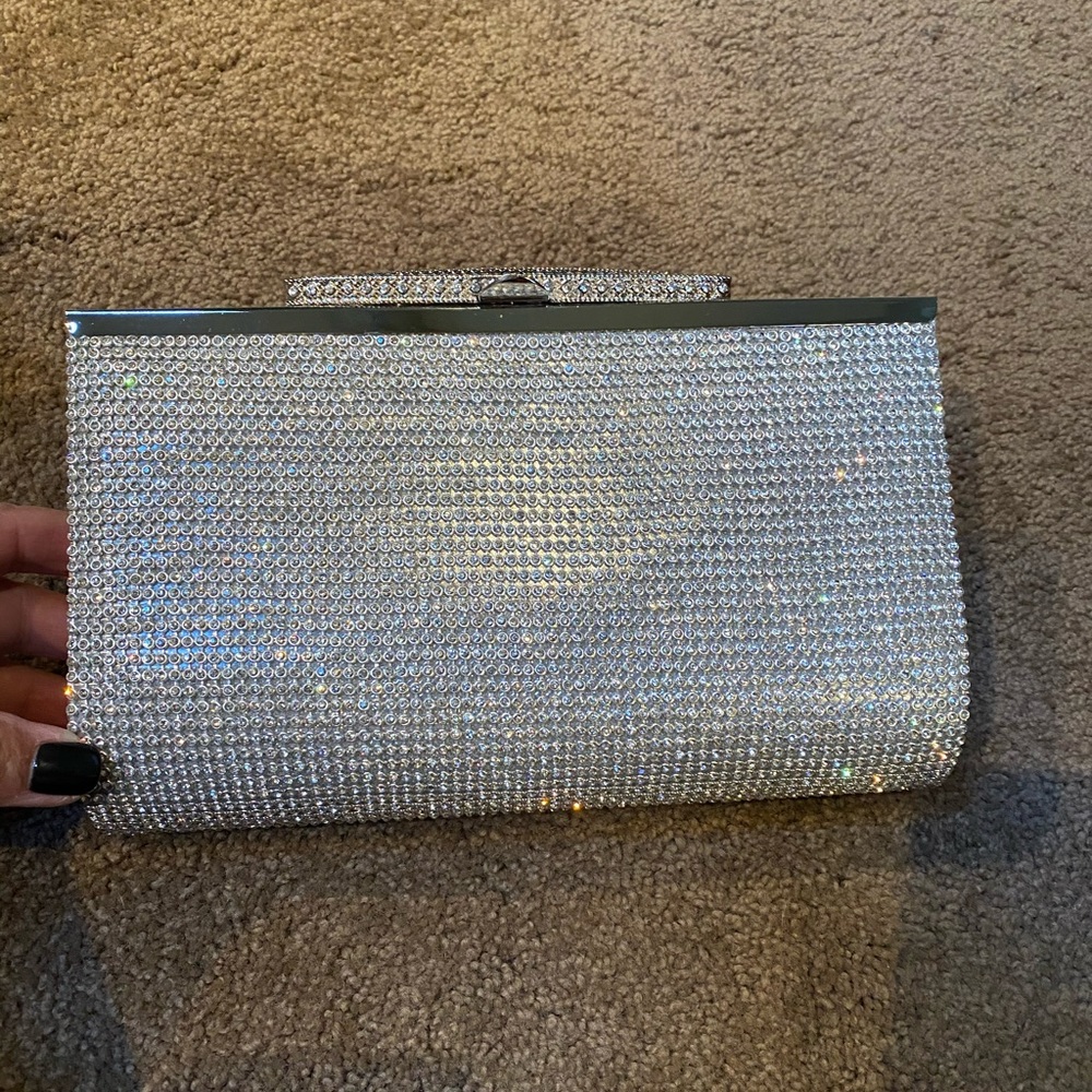 Silver rhinestone beaded clutch purse